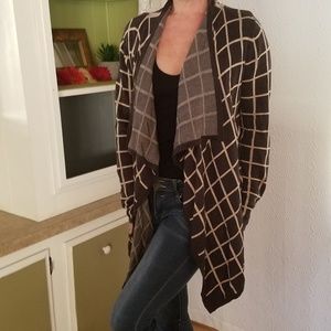 CHECKERED FLYAWAY FRONT CARDIGAN